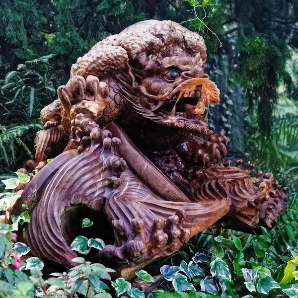 Dragon sculpture